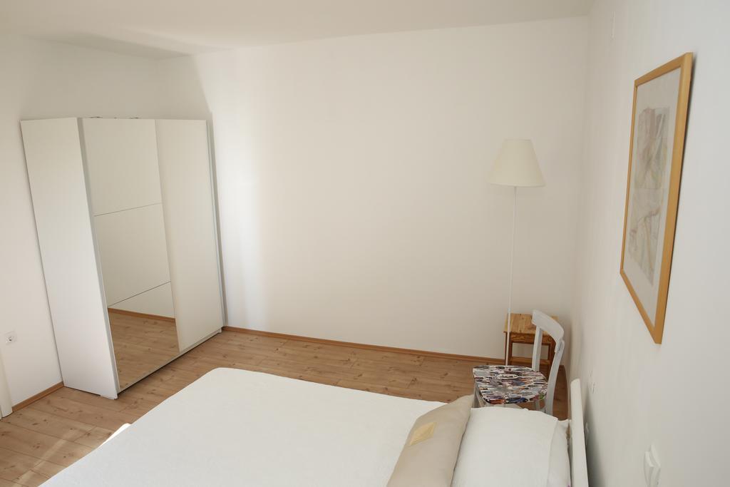 Apartment Udovicic Vodice Ruang foto