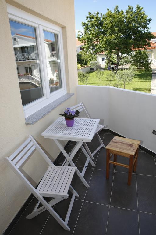 Apartment Udovicic Vodice Ruang foto