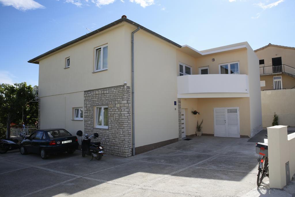Apartment Udovicic Vodice Ruang foto