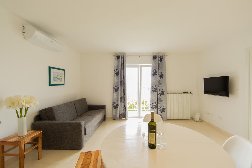 Apartment Udovicic Vodice Ruang foto