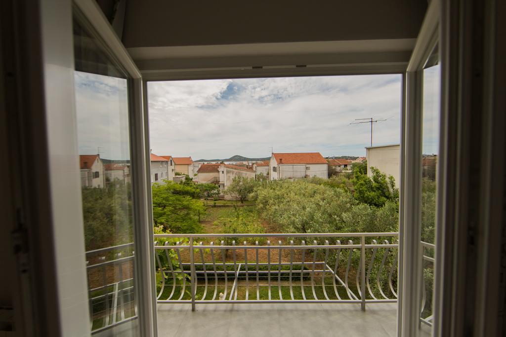 Apartment Udovicic Vodice Ruang foto