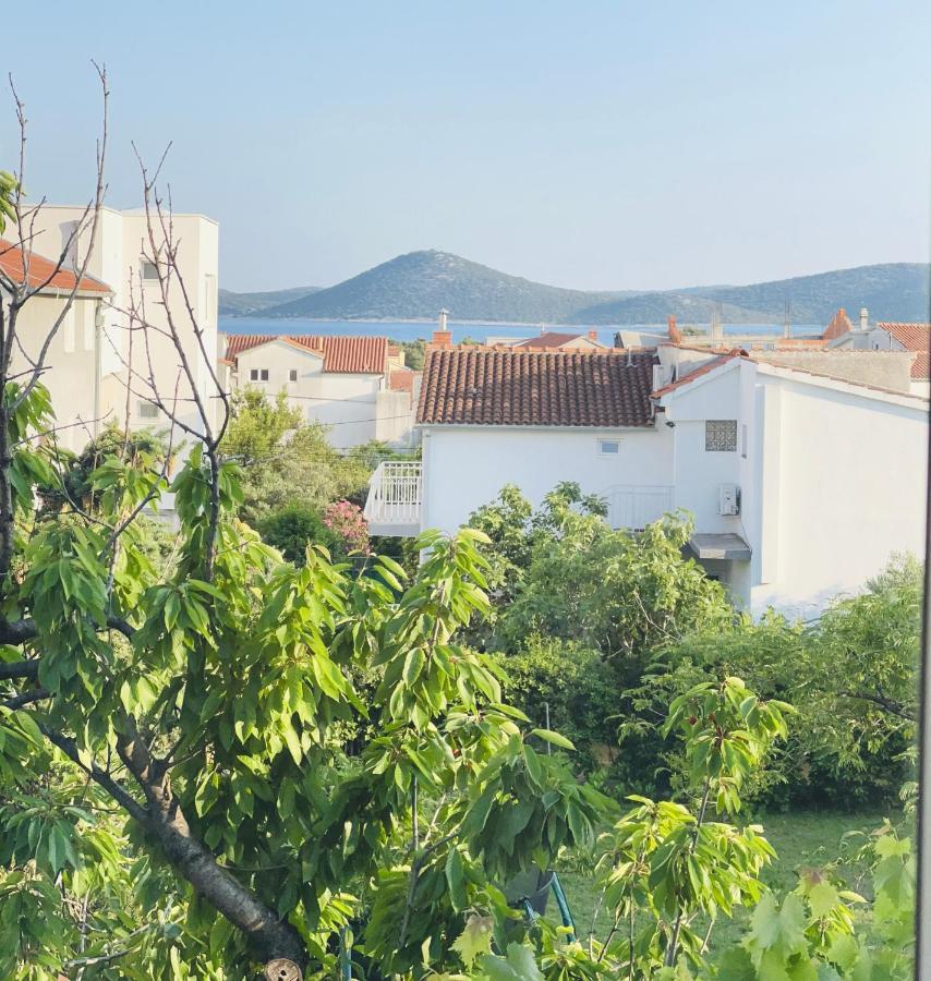 Apartment Udovicic Vodice Bagian luar foto