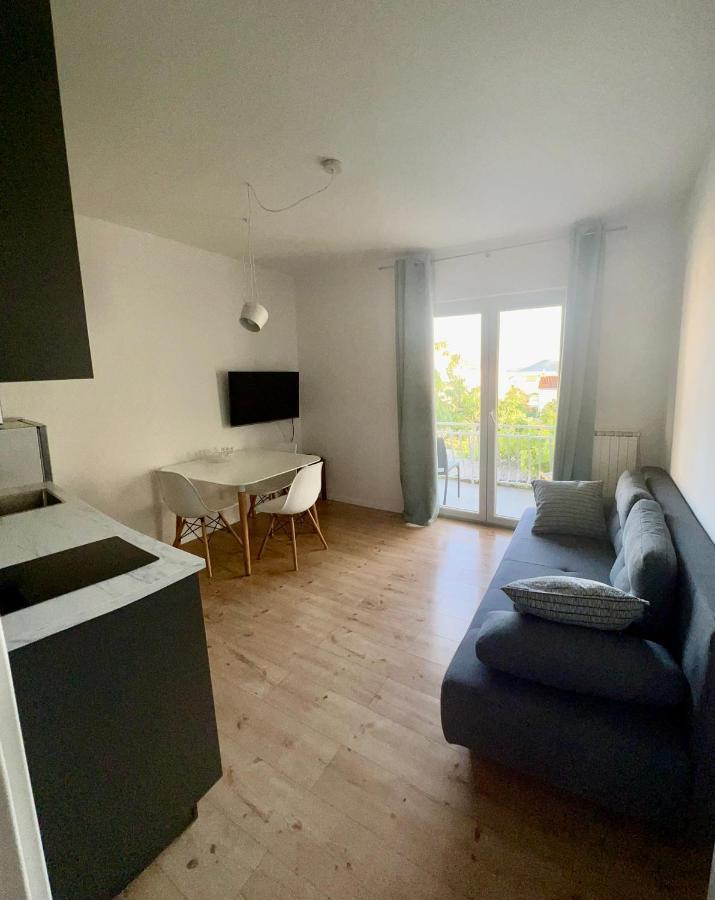 Apartment Udovicic Vodice Bagian luar foto