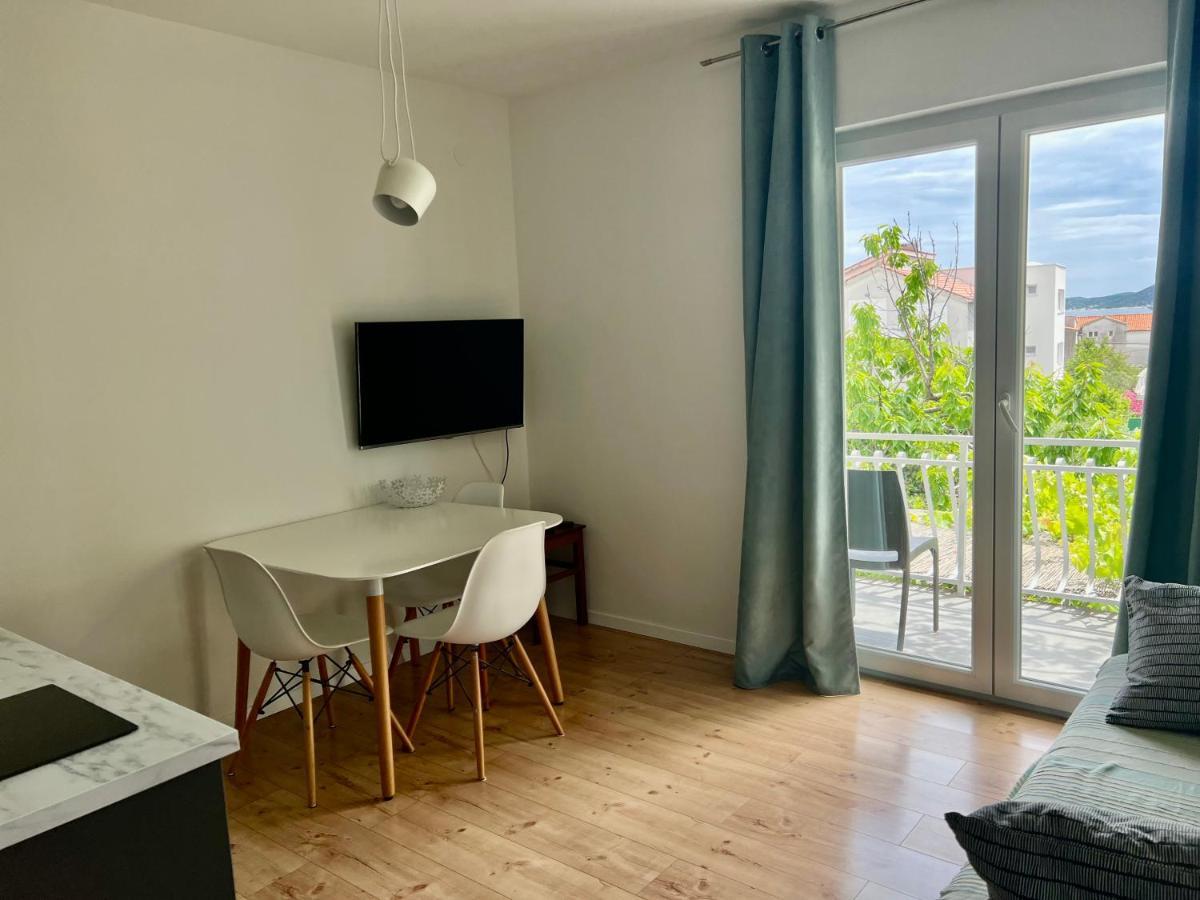 Apartment Udovicic Vodice Bagian luar foto