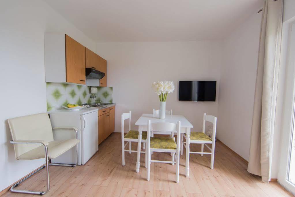 Apartment Udovicic Vodice Bagian luar foto